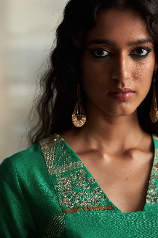 Relaxed Tops Lush Green Straight Kurta Set (2 Dupatta Options)