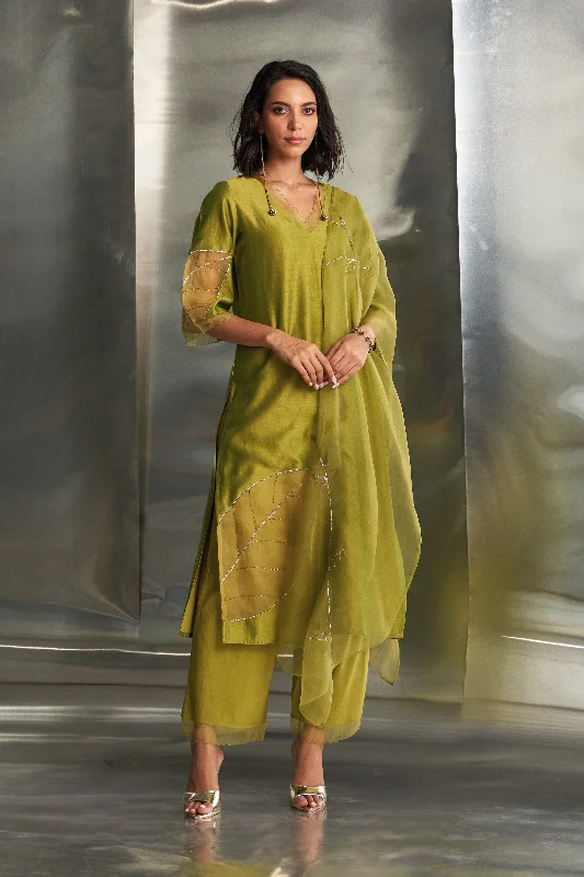 Effortless Comfort Berry Green Chanderi Straight Kurta Set