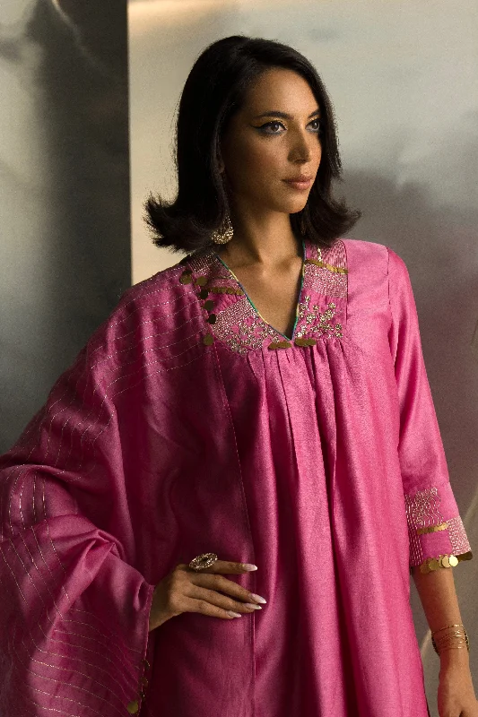 Stunning Fashion Bloom Pink V-Neck Kurta Set