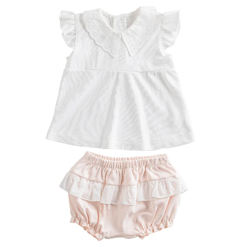 Cozy Chic White Duck Ruffle Summer Outfit