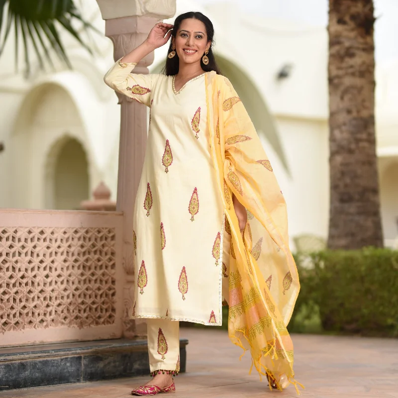 Personalized Wear Bunaai Beige Paisley Cotton Suit Set (Set of 3)
