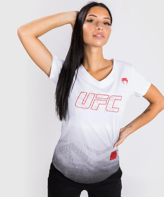 Comfortable Jeans UFC Venum Authentic Fight Week 2 Women's Short Sleeve T-shirt - White