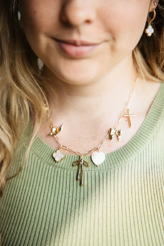 Soft Fabric Looks 7 Charm Necklace in Gold | NNA218GDWHT