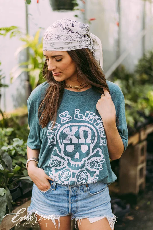 Comfortable down Chi Omega Big-Little Teal Skull Tee