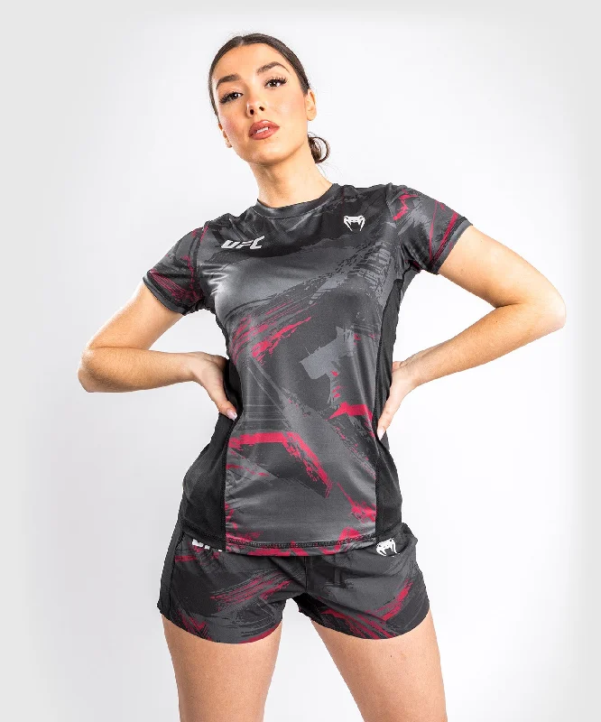 French Retro UFC Venum Authentic Fight Week 2.0 Dry Tech T-Shirt - For Women - Black/Red