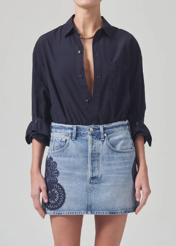 Youthful Street Fashion Citizens of Humanity Kayla Shrunken Poplin Shirt in Navy