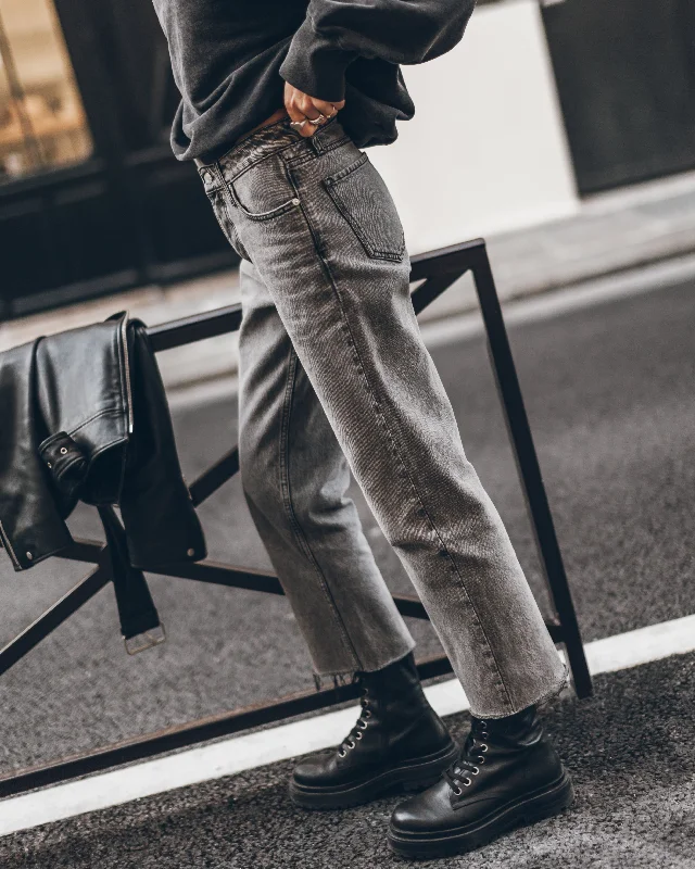 Everyday Chic The Grey Cropped Straight Jeans