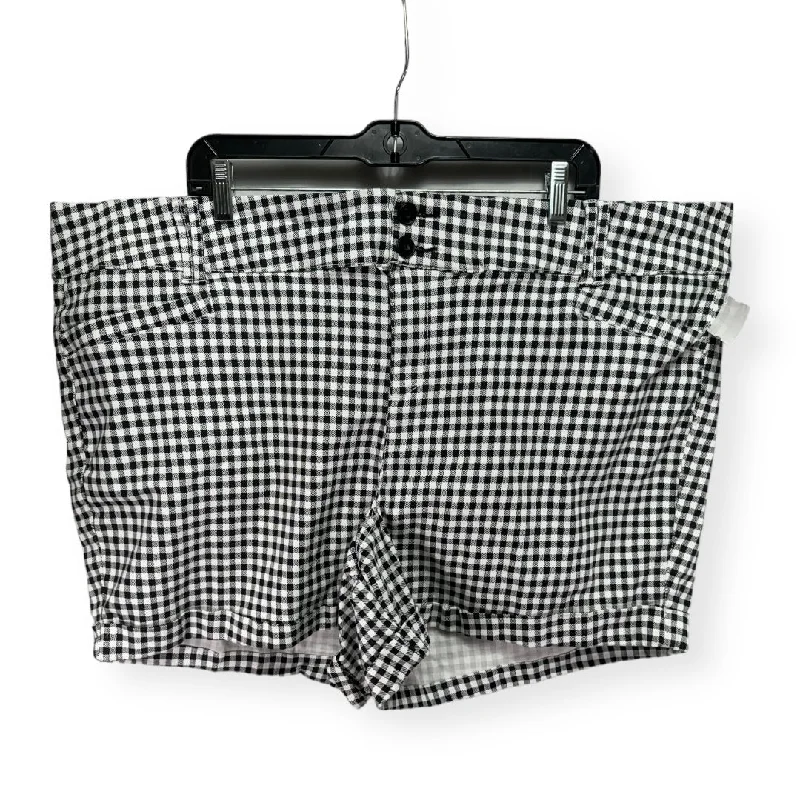 Exquisite Design Black & White Shorts Torrid, Size 28w