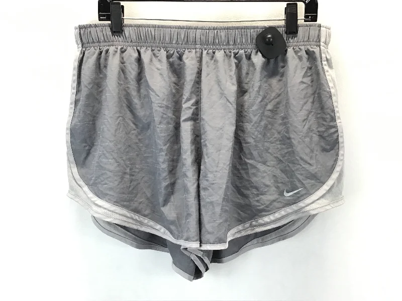 Fresh And Simple Grey Athletic Shorts Nike, Size 1x
