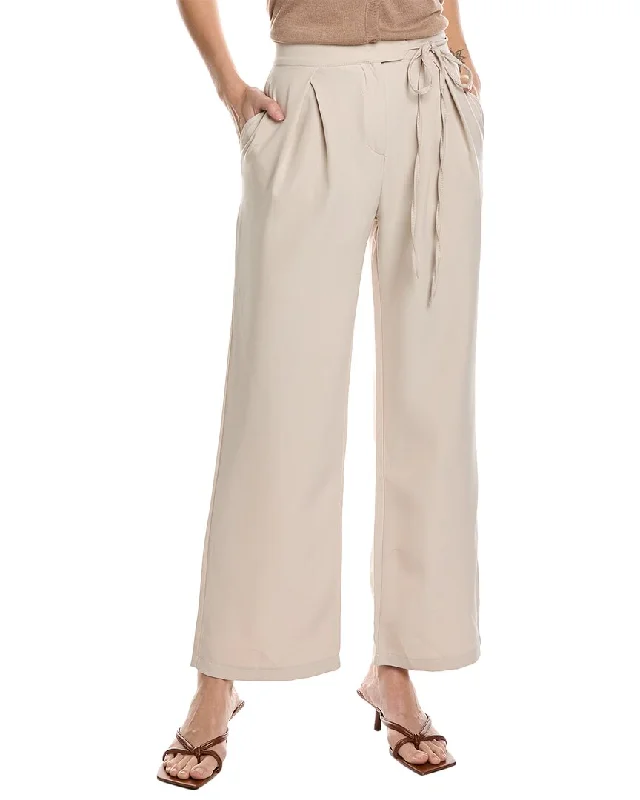 Light Fit Madison Miles Pleated Straight Pant