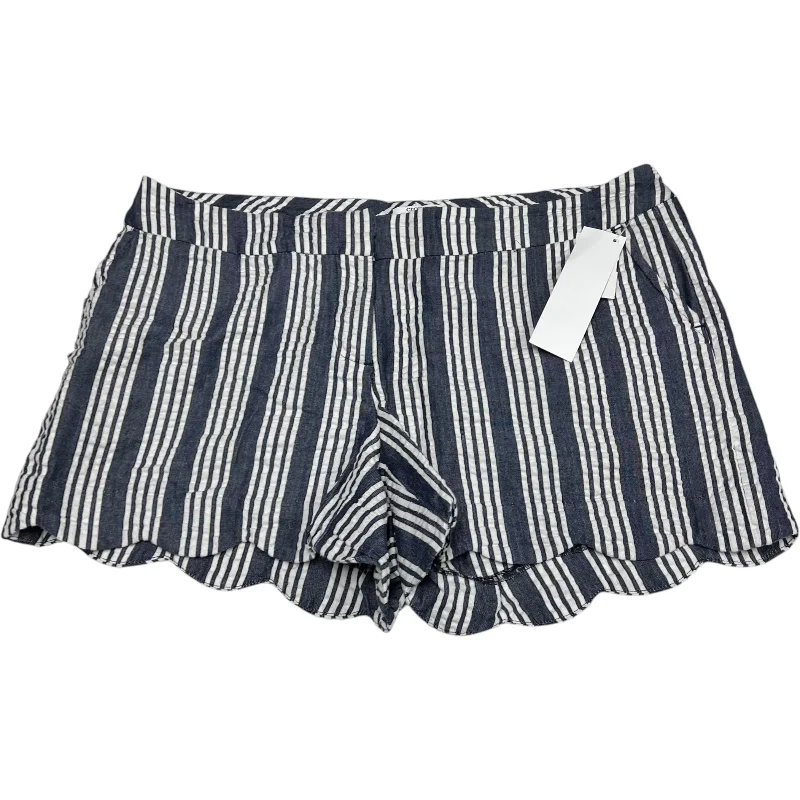 Light Fit Shorts By Crown And Ivy In Blue & White, Size: 10petite