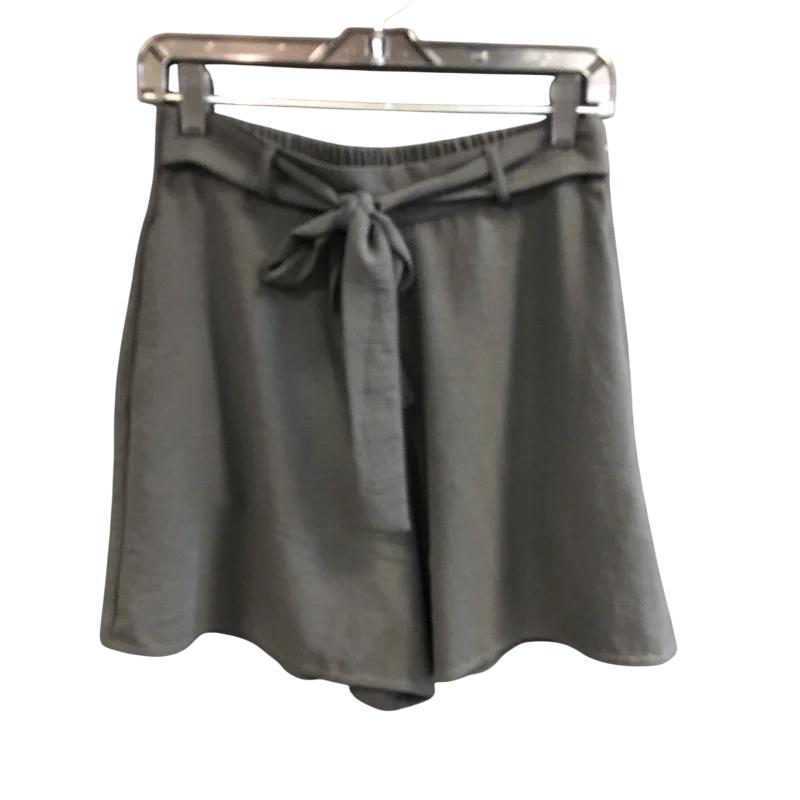 Economic Outlook Shorts By Zara In Black, Size: M